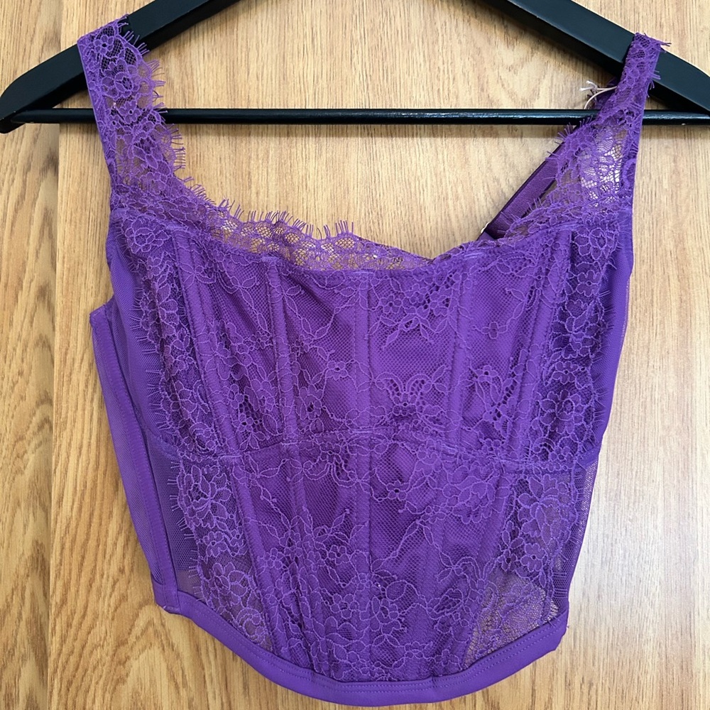 Victoria's Secret Vibrant Lace and Satin Bra Collection - Picture 8 of 8